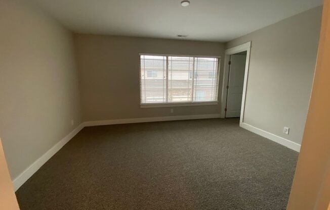 1 bed, 1 bath, 1,083 sqft, $1,796, Unit 2211-204