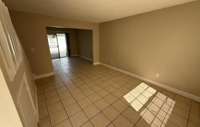 3007 S MANHATTAN AVE