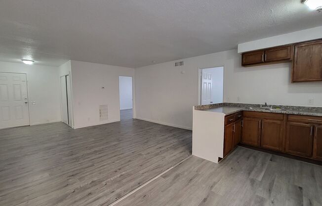 2 beds, 2 baths, $1,200