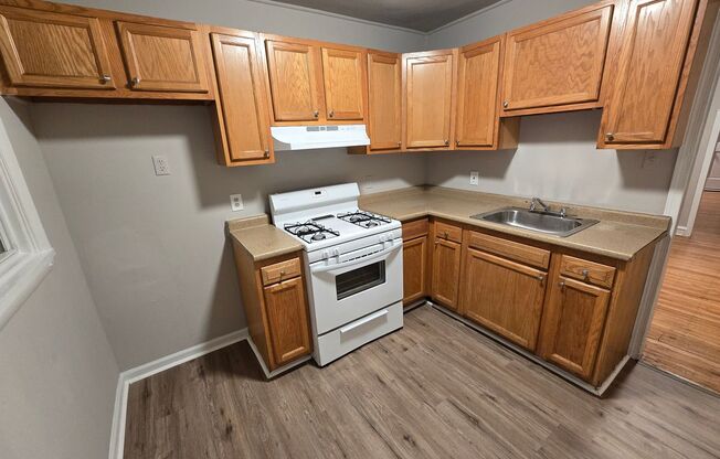 3 beds, 1 bath, $1,650