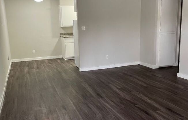 2 beds, 1 bath, 900 sqft, $895, Unit 1A