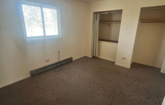 2 beds, 1 bath, $1,000, Unit 884 Gettysburg Drive unit 3