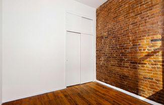 152 E 83 ST
