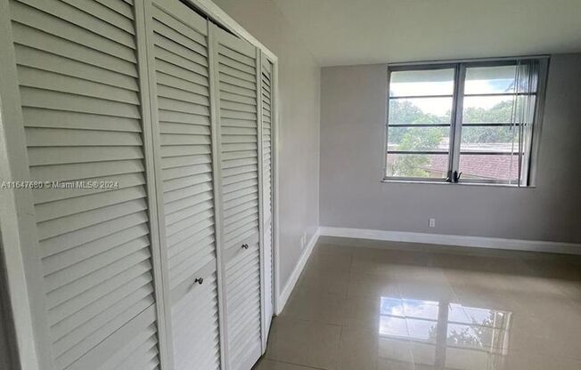 3 beds, 2 baths, $3,000, Unit # 206