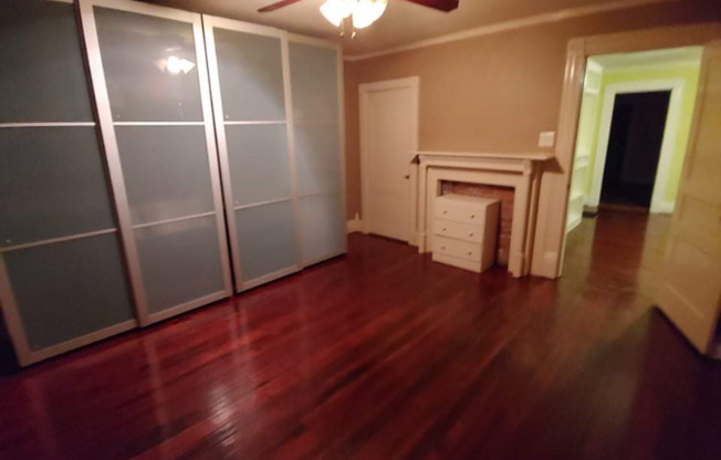 553 LILLY AVE