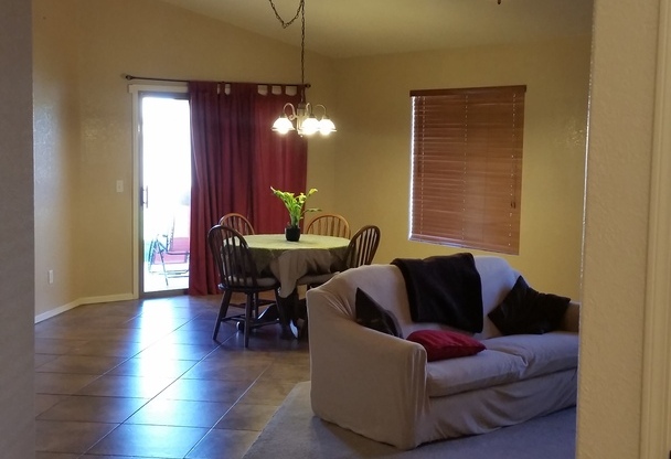 3 beds, 2 baths, $1,450