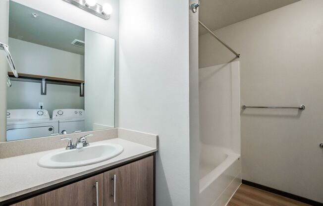 1 bed, 1 bath, 725 sqft, $1,295, Unit 178-302