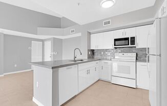 Modern Living in Miramar – 2 Bed/2 Bath Condo!