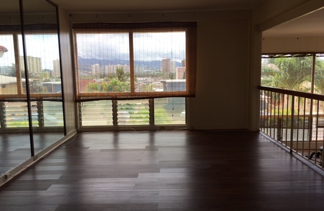 4 beds, 2 baths, $3,200, Unit Ala Akulikuli A