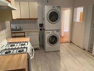 2 beds, 1 bath, 700 sqft, $2,750, Unit 3F