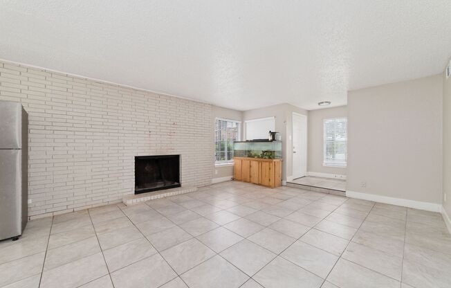 NEWLY RENOVATED APARTMENT IN HOUSTON