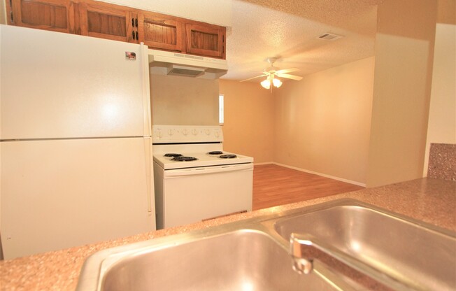 Studio, 1 bath, 500 sqft, $850, Unit 218