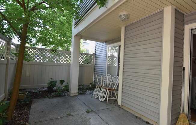 1 bed, 1.5 baths, 742 sqft, $2,500, Unit E108