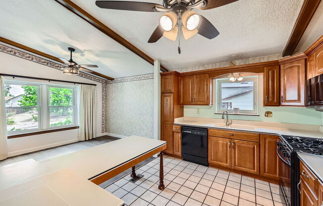 7649 SAFARI CIR