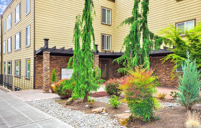 2 beds, 1 bath, 815 sqft, $1,999, Unit 104