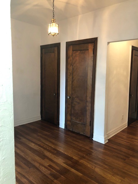 1 bed, 1 bath, 962 sqft, $1,560, Unit New King Edward  208