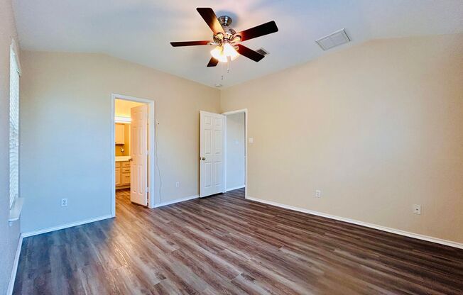 2 beds, 2 baths, $1,595, Unit # 1701