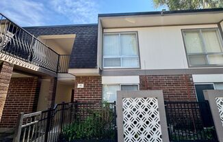 Summit House Condo Available, Walk to Shands!