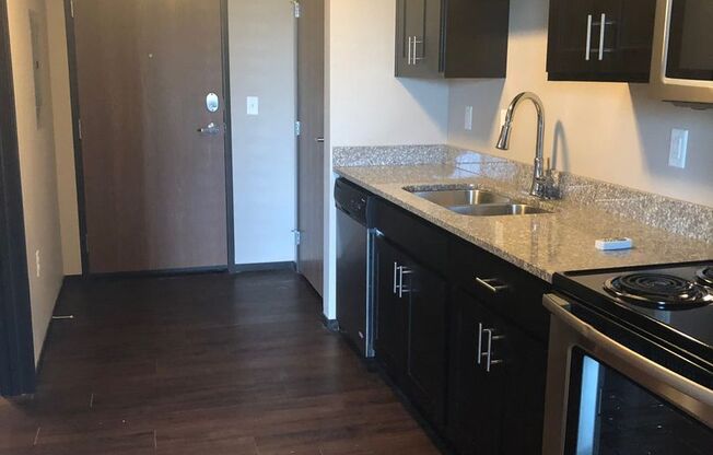 Studio, 1 bath, 472 sqft, $1,275, Unit 5104