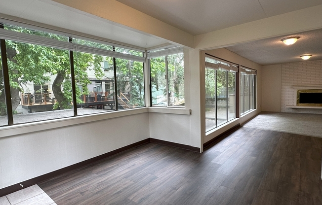 2334 B 49 AVE SW