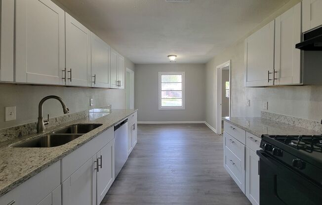 RECENTLY REMODELED 4 BEDROOM 2 BATH HOUSE IN MEDICAL CENTER