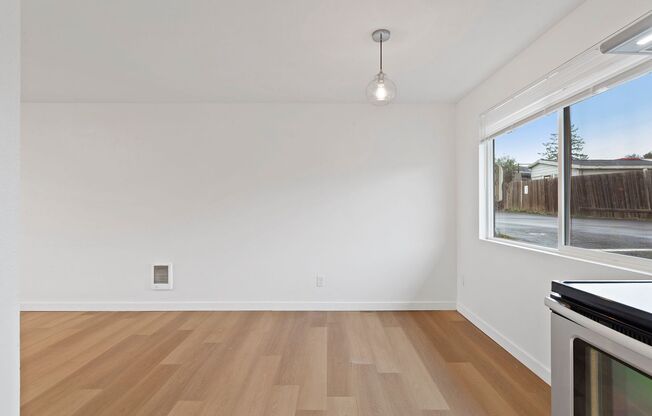 3 beds, 1 bath, 864 sqft, $1,750, Unit 40