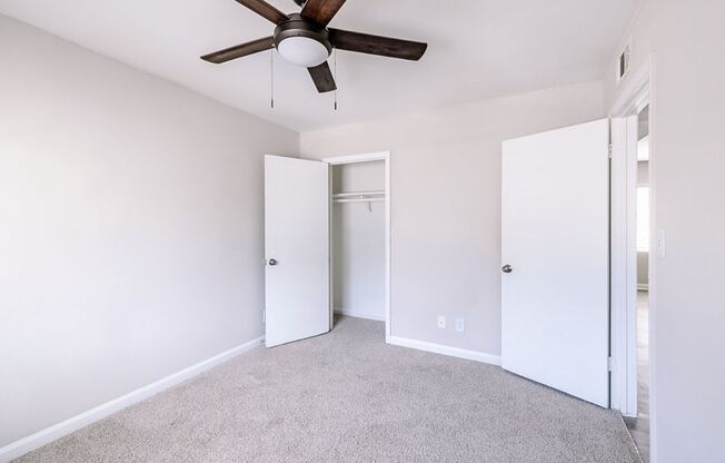 2 beds, 1 bath, 850 sqft, $1,200, Unit 26-E7