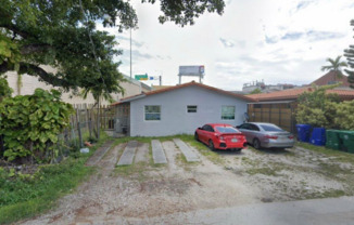947 NW 22 CT