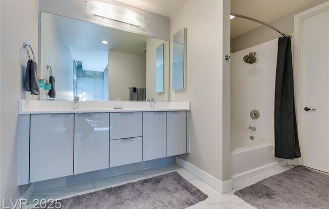 1 bed, 2 baths, $2,977, Unit Juhl Highrise