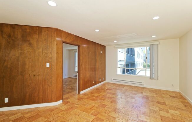 1 bed, 1 bath, 700 sqft, $2,450, Unit 118
