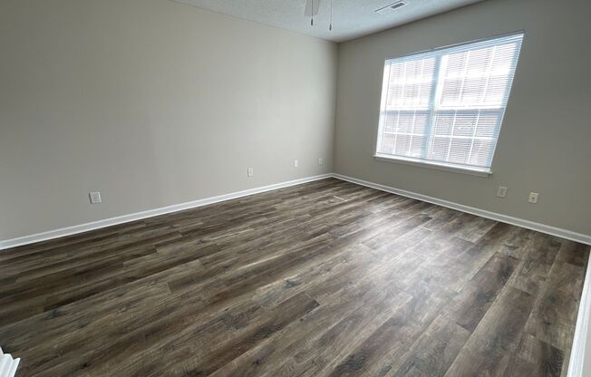 1 bed, 1 bath, 765 sqft, $1,125, Unit 2700-4