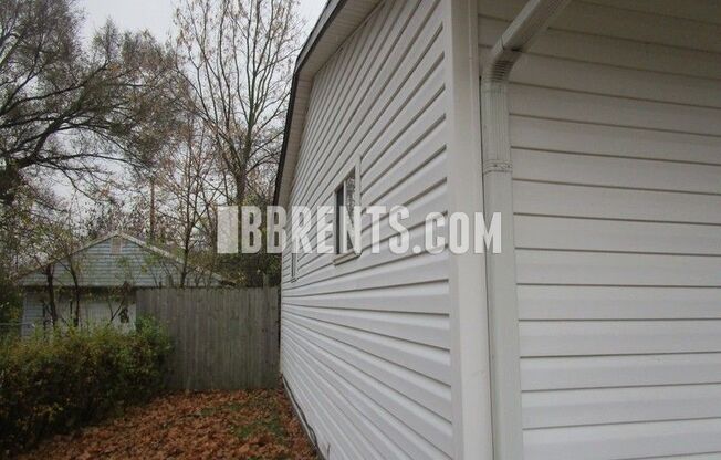 3 beds, 1 bath, $1,075