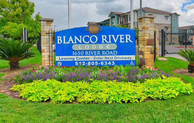 BLANCO RIVER LODGE