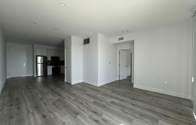 2 beds, 2 baths, 911 sqft, $2,795, Unit 604