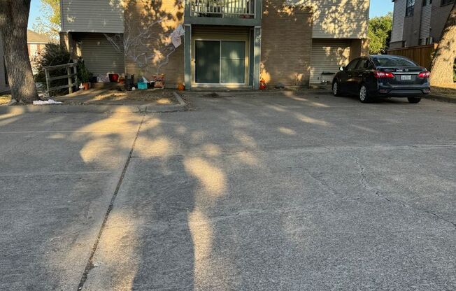 2 beds, 2 baths, $1,100, Unit # B