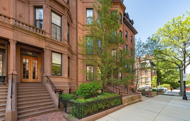195 BEACON ST