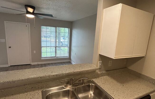 1 bed, 1 bath, 815 sqft, $925, Unit 1082