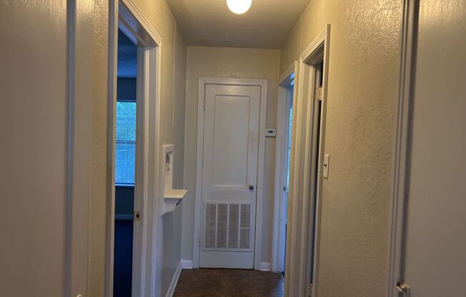 2 beds, 1 bath, $900