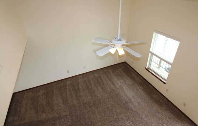 2 beds, 1 bath, 850 sqft, $850, Unit 11B