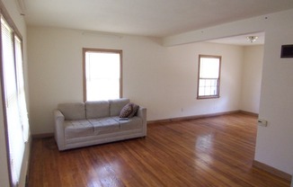 2 beds, 1 bath, $975