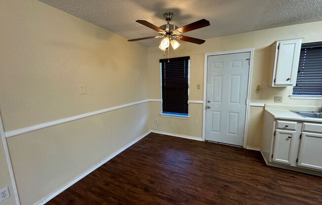 2 beds, 2 baths, $1,095