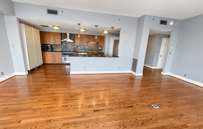 2 beds, 2 baths, $3,395, Unit # 1703