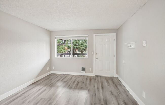 1 bed, 1 bath, 600 sqft, $1,375, Unit D27