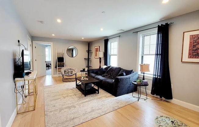 158 LEXINGTON ST
