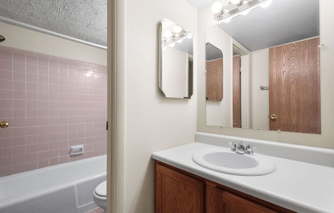 2 beds, 1 bath, 950 sqft, $1,199, Unit 104 B