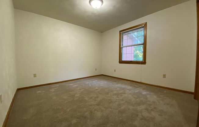 2 beds, 1.5 baths, $1,075, Unit 13