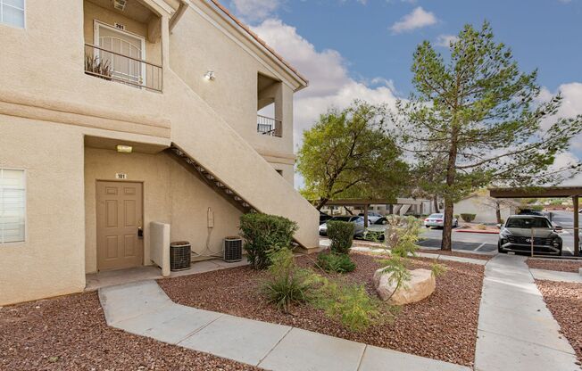 Adorable 1 Bedroom Condo on the First Floor