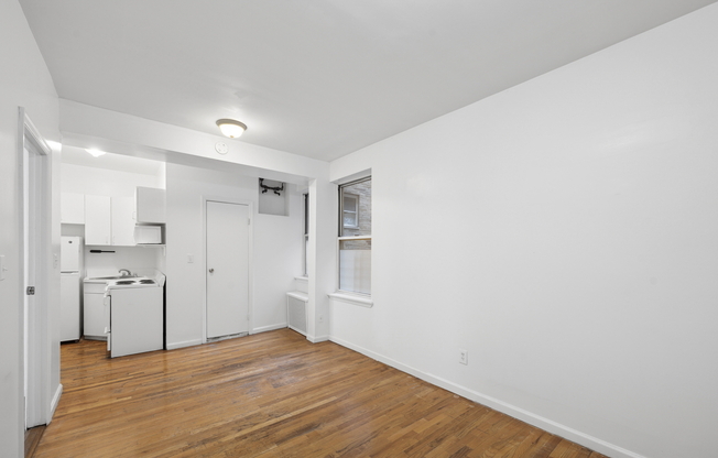 320 E 49 ST