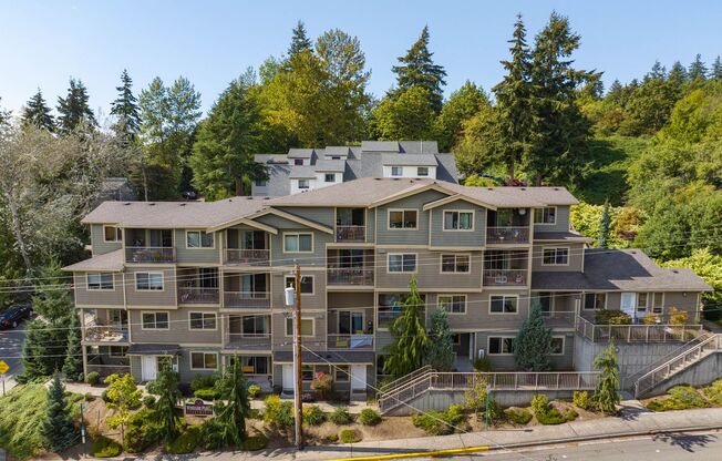 5 Bedroom Unit, Avail. 9/9- $1,000 Visa Card Move-In Bonus for Early Signers (by 8/3)