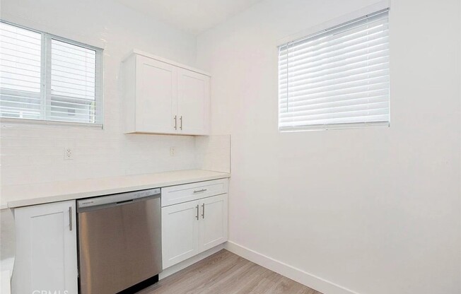 3 beds, 2.5 baths, 1,591 sqft, $3,700